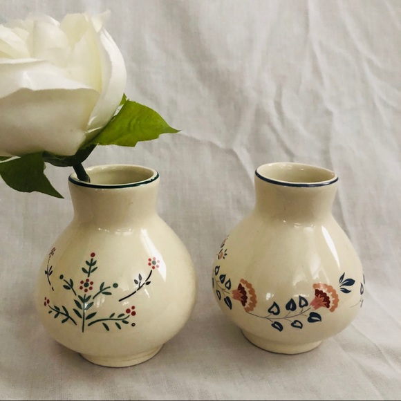 Cutest little vases! Set of 2 - 3” tall - Picture 4 of 6